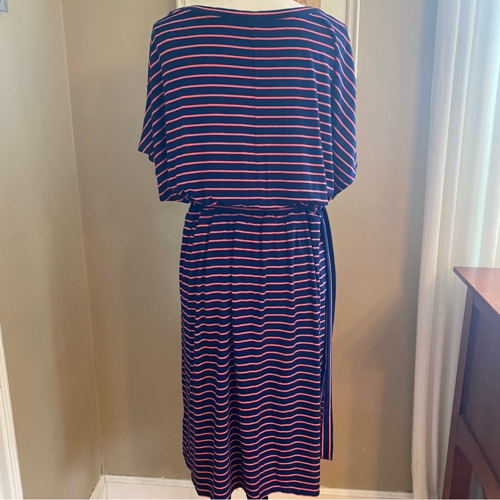 Lands’ End Navy & Coral Striped V-Neck Cinched Stretch Waist Midi Dress Plus 1X - Picture 2 of 9